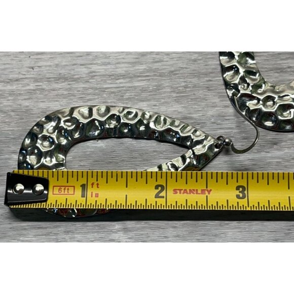 Silver Tone Earrings Hammered Metal Teardrop Dangle Retro 80s Boho Chic - Picture 3 of 6